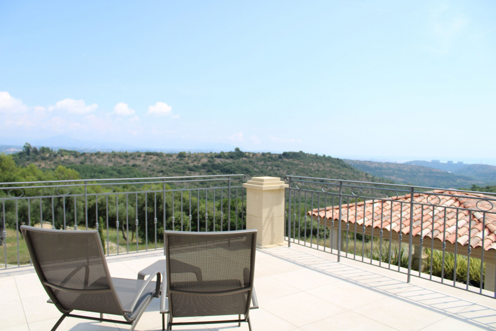 Vue du paysage depuis la Villa Azuréenne